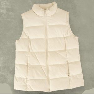 New with tags Gap Cream Puffer Vest